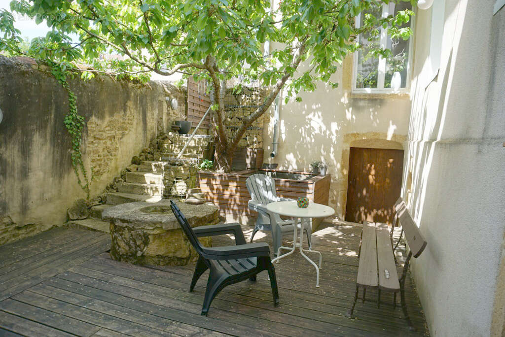 Maison à CHAROLLES