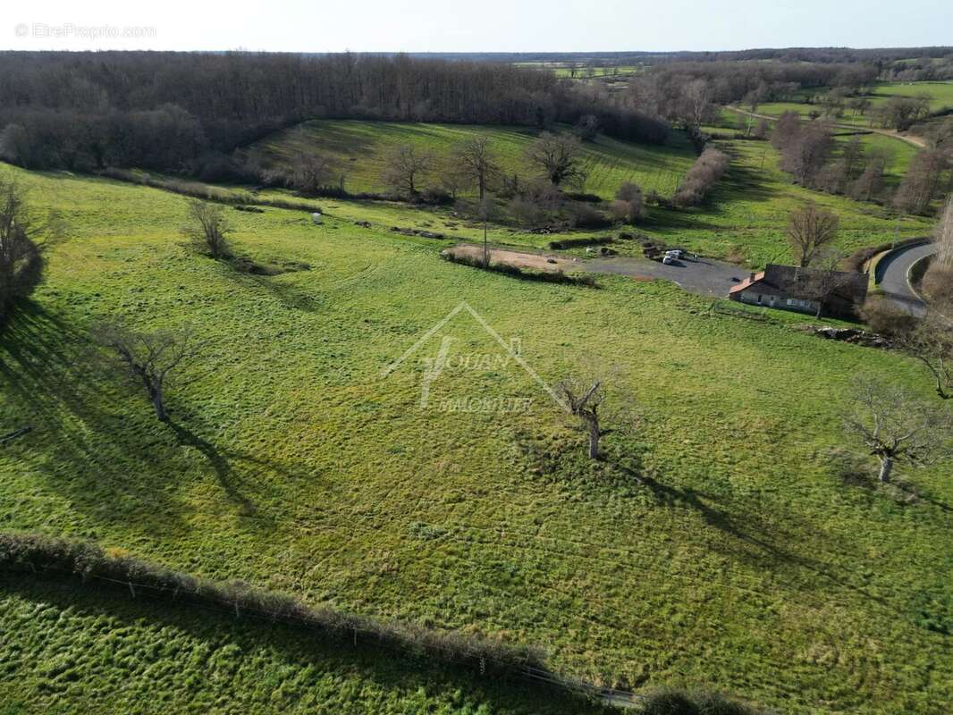 Maison à NEUILLY-LE-REAL