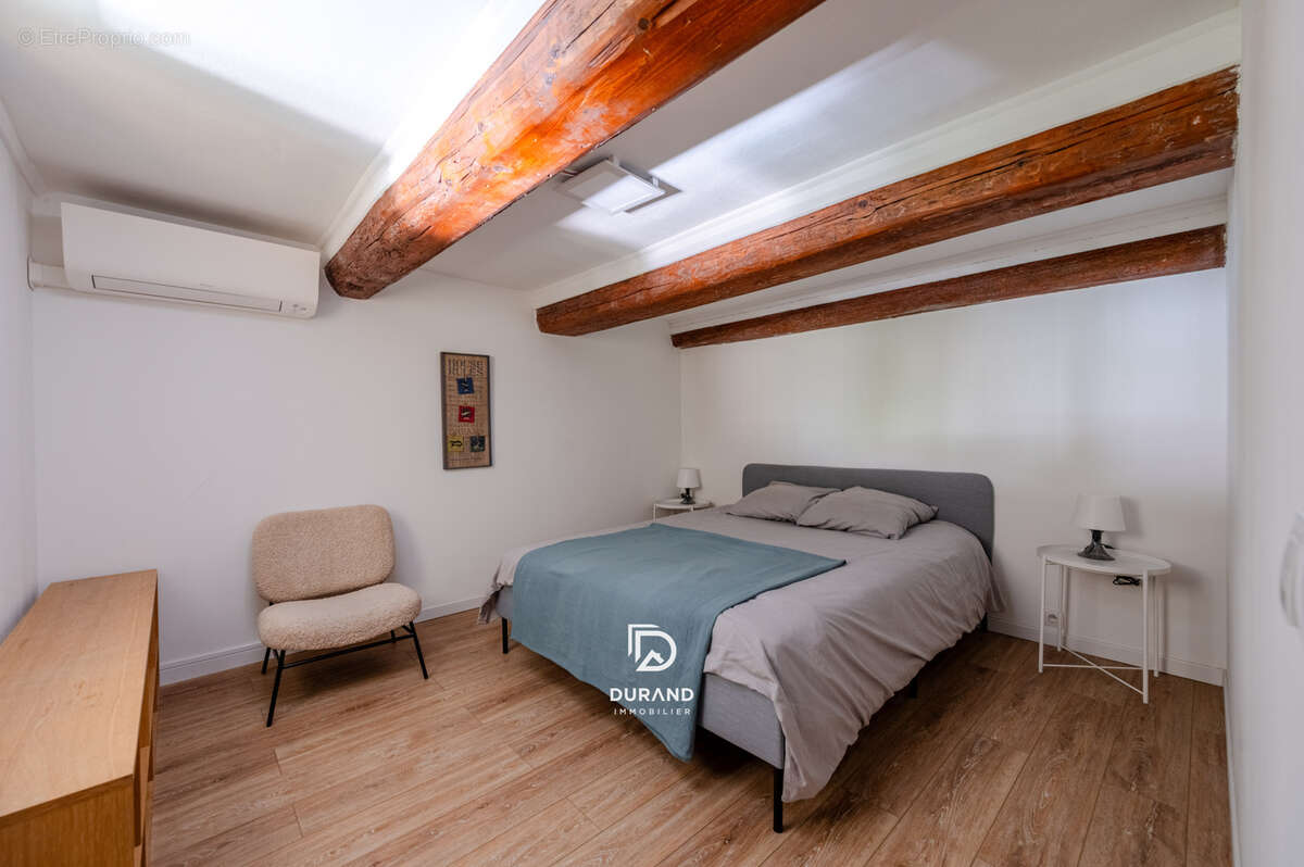 Appartement à MARSEILLE-6E