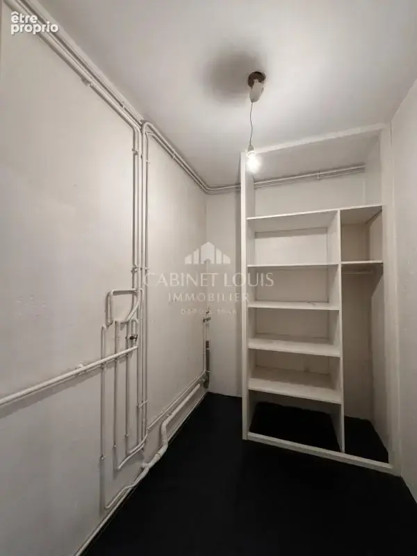 À rénover – Appartement 4 pièces avec balcon - photo 9