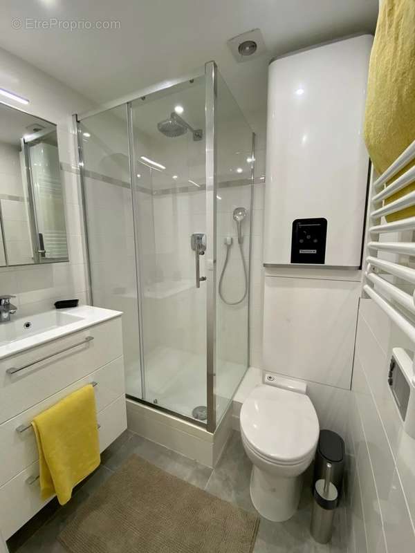 Commerce à PARIS-20E