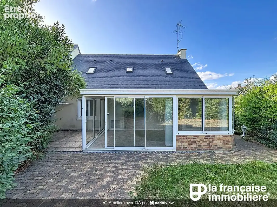A VENDRE - Maison mitoyenne de 108 m² avec garage - photo 2