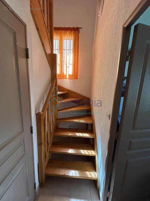 Maison à GALLARGUES-LE-MONTUEUX