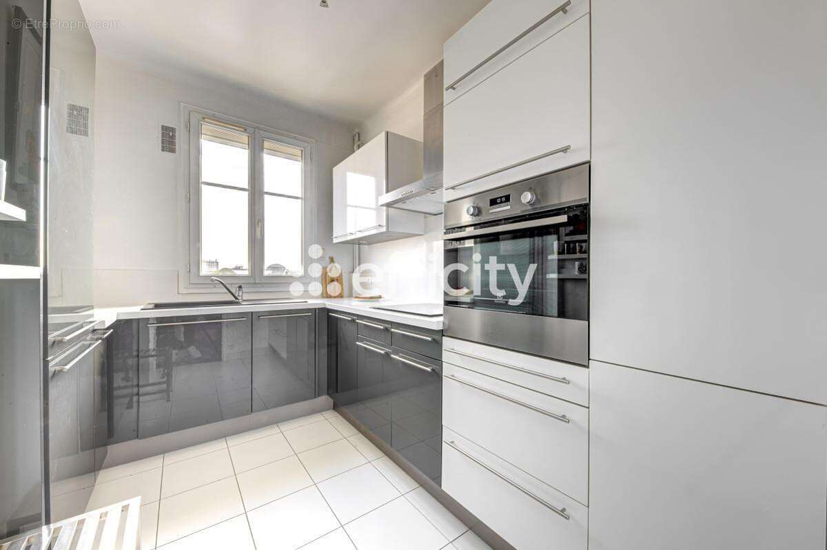Appartement à LEVALLOIS-PERRET