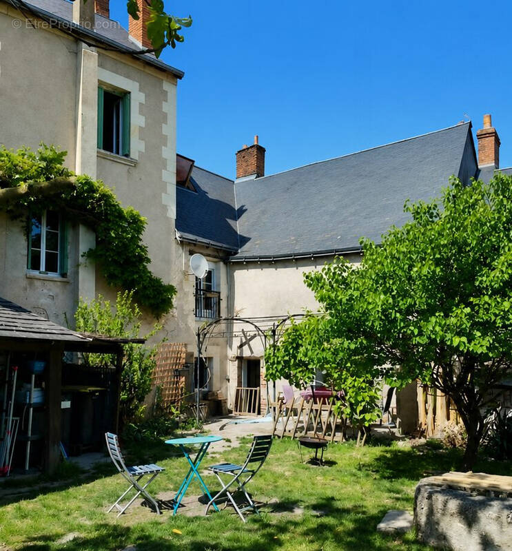 Maison à MONTS