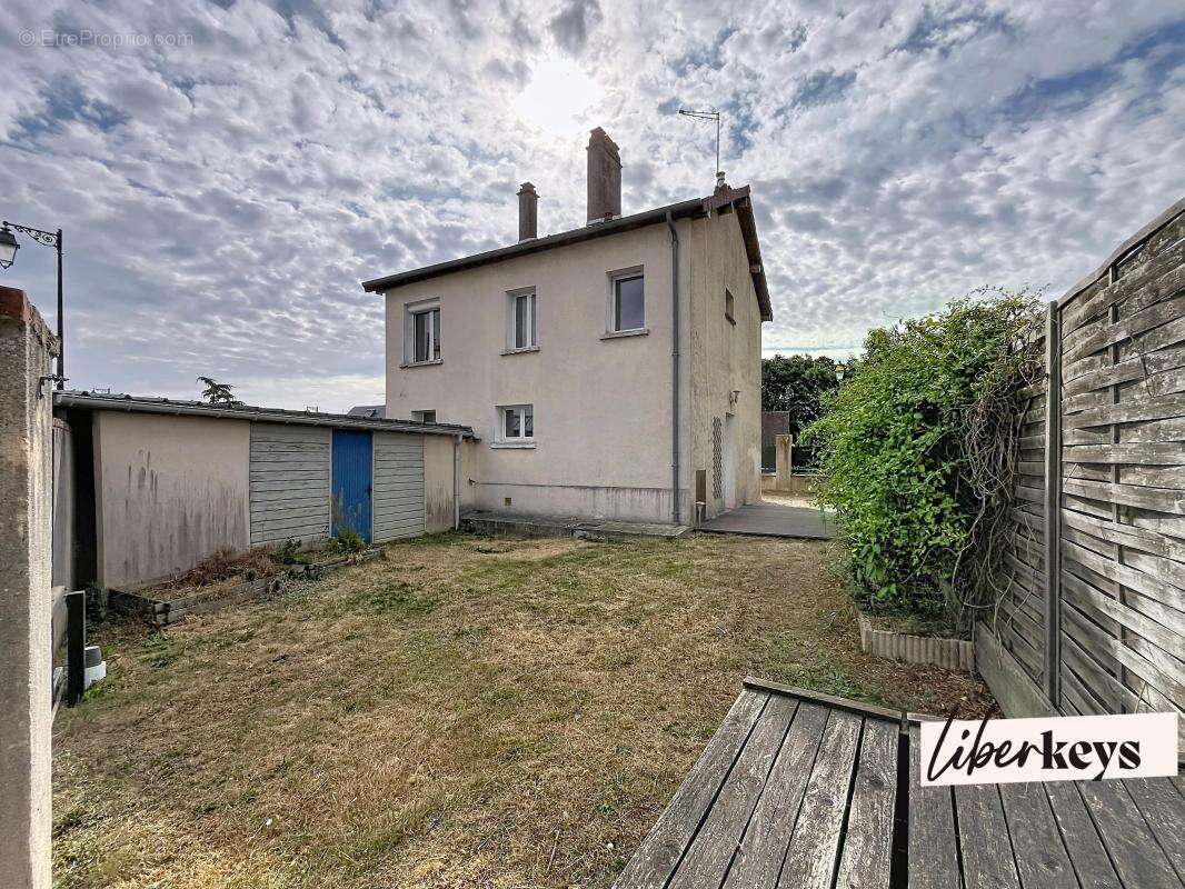 Maison 3 chambres avec jardin centre ville de Damville - photo 16