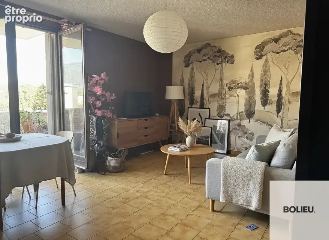 T4 avec balcon, garage fermé et parking - photo 2