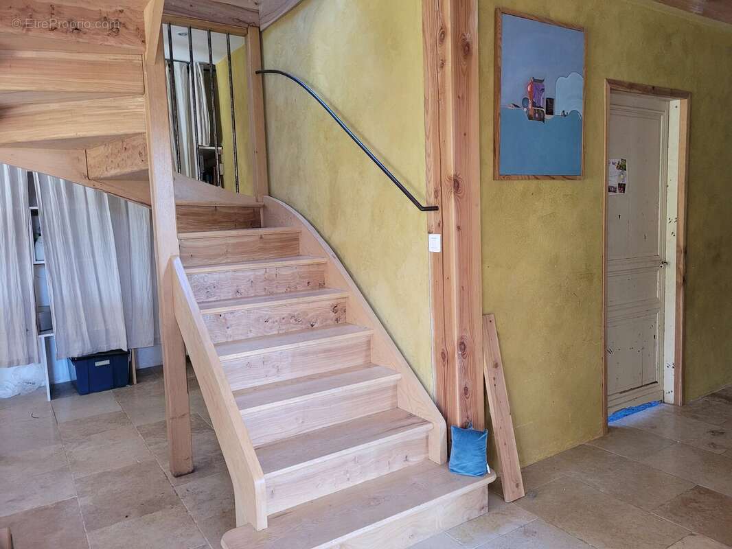 Maison à MONTAIGU-DE-QUERCY