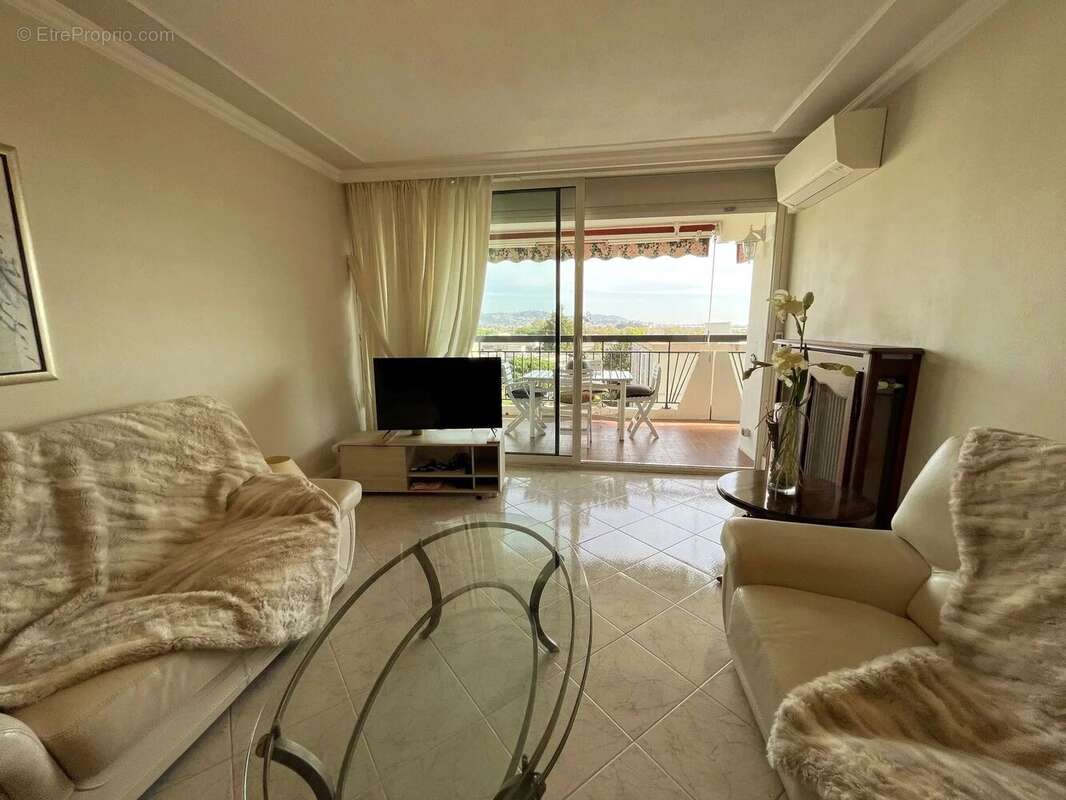 Appartement à MANDELIEU-LA-NAPOULE