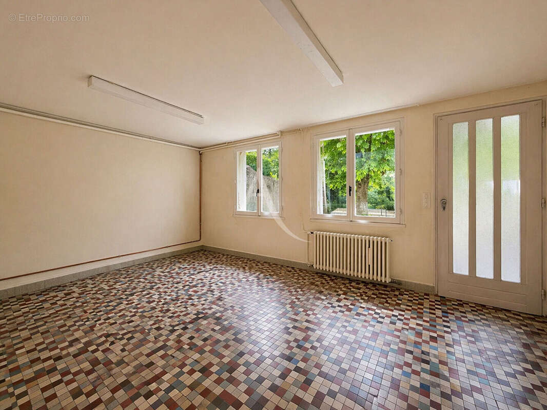 Maison Rochecorbon 10 pièce(s) 226 m2 - photo 6