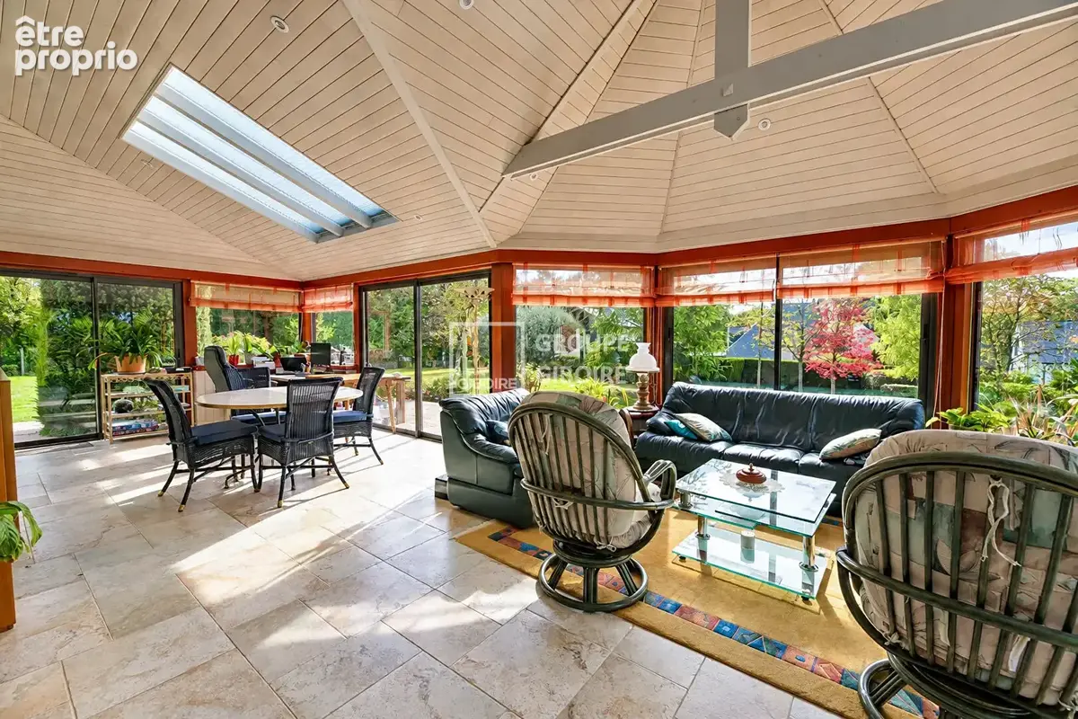 A VENDRE - Agence GIBOIRE de Bruz - Exclusivité - Maison d'architecte de 200 m² au coeur d'un parc paysager de 4 500 m² - Saint  - photo 4