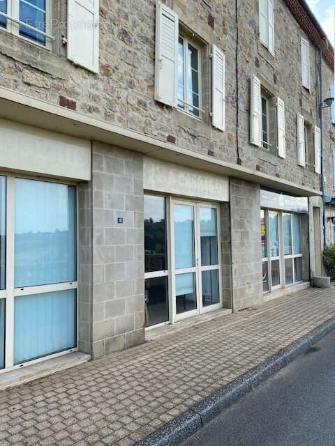 Bel Immeuble de Rapport au coeur du village d'Ayen Corrèze 4 locations - photo 11