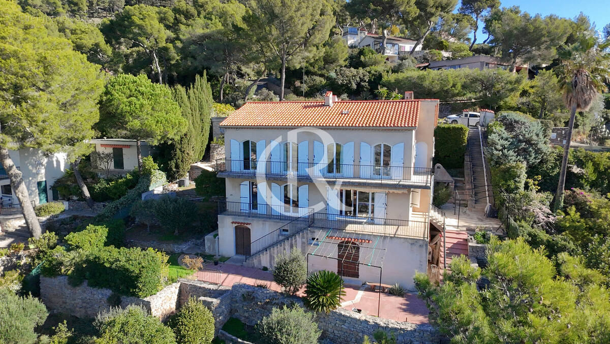 Maison à CARQUEIRANNE