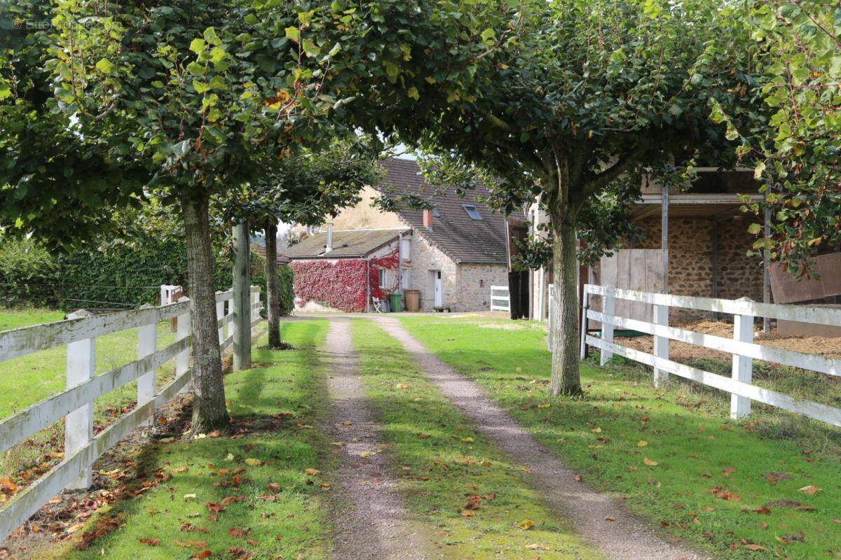 Maison à CHARBONNAT