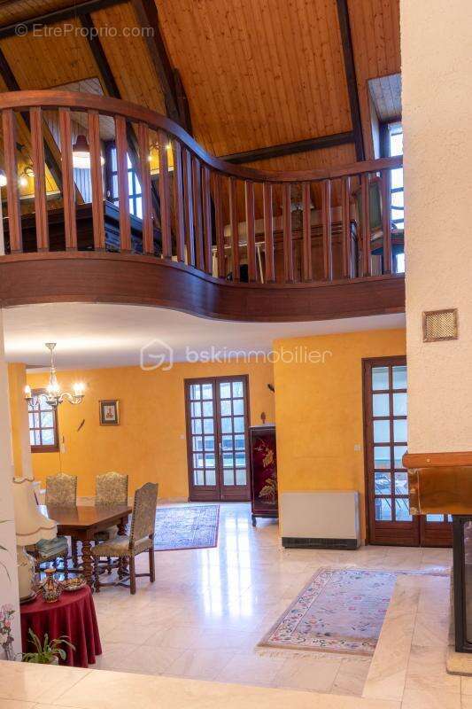 Sainte Radegonde, 5 chambres, piscine, grand terrain et garage - photo 6