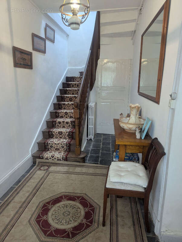 Maison à LASSAY-LES-CHATEAUX