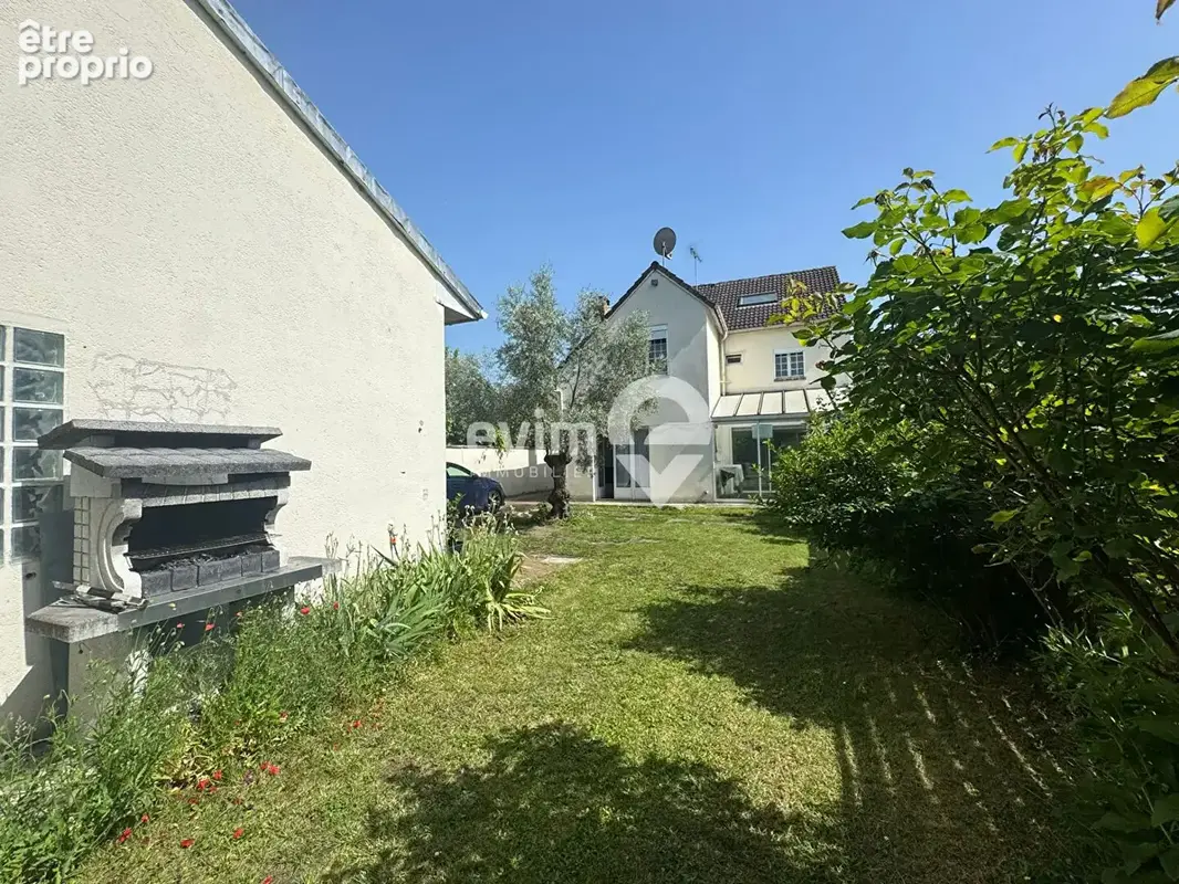 Grande maison familiale avec logement indépendant calme absolu en arrière-lot - photo 4