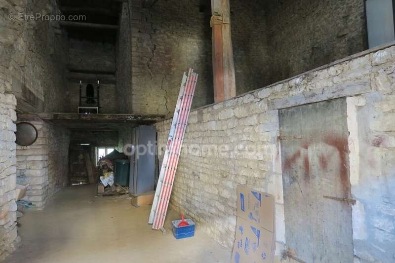 Maison à MERCY-LE-BAS