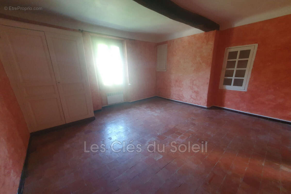 Maison à FLASSANS-SUR-ISSOLE