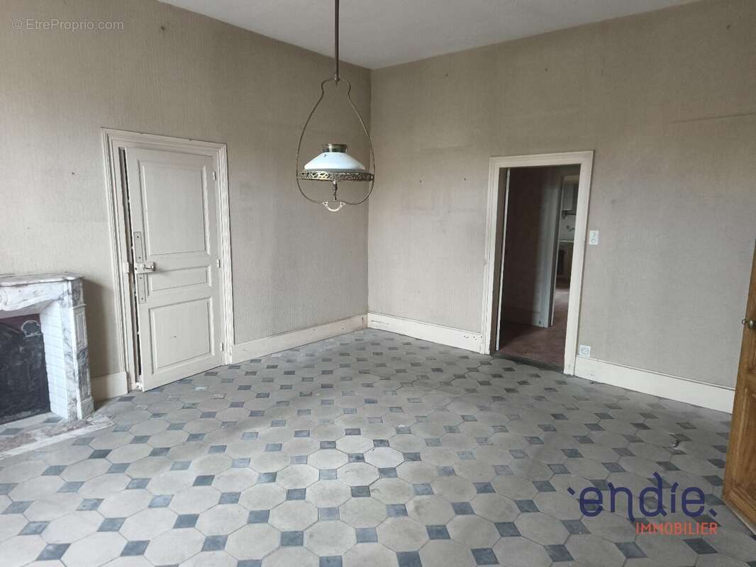 Maison à COSNE-D'ALLIER