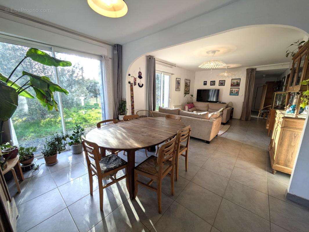 Maison à TREILLIERES