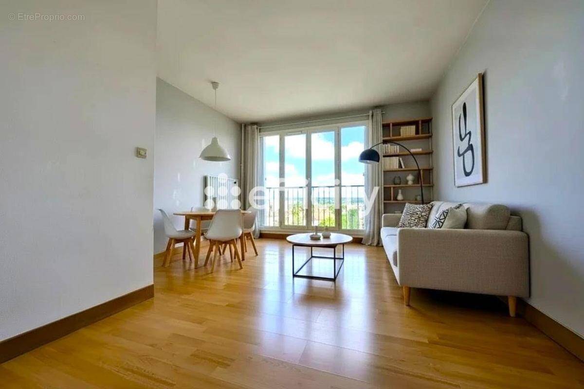 Appartement à EPINAY-SUR-SEINE