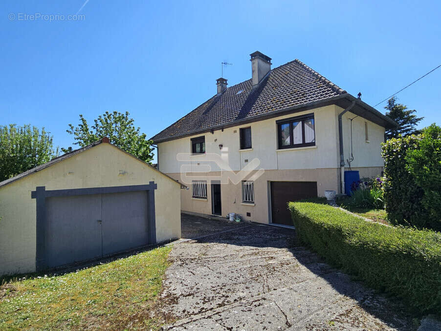 Maison à VAILLY-SUR-AISNE