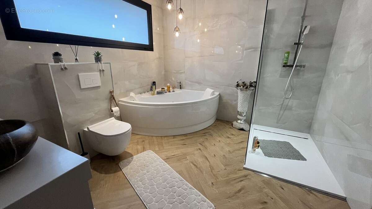 Maison à LA FRETTE-SUR-SEINE