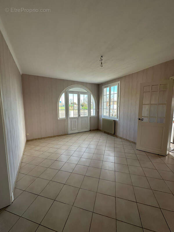 Maison à LA ROCHE-CHALAIS