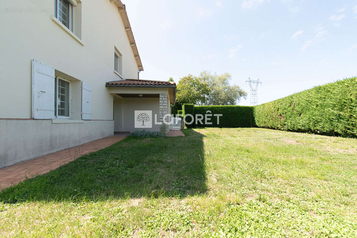 Maison à FONTCOUVERTE