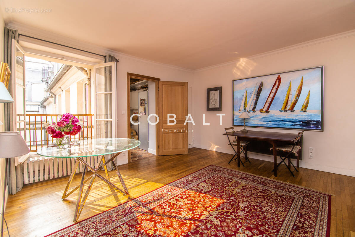Appartement à PARIS-2E