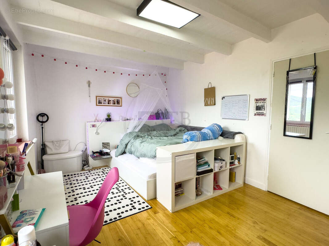 Maison à SAINT-JULIEN-DU-GUA