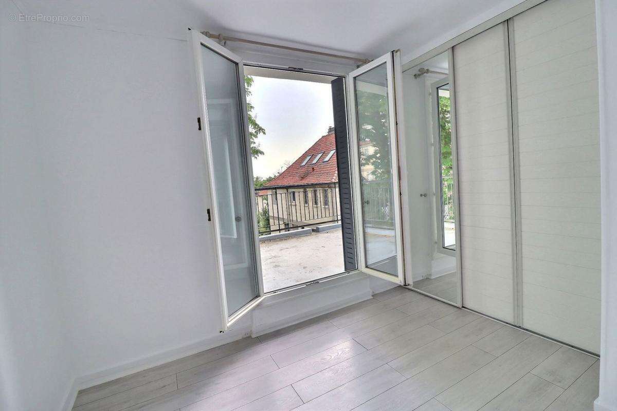 Maison à LA CELLE-SAINT-CLOUD