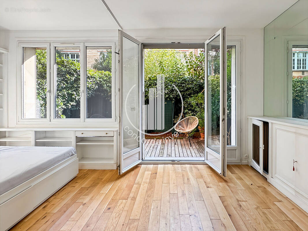 Appartement à PARIS-16E