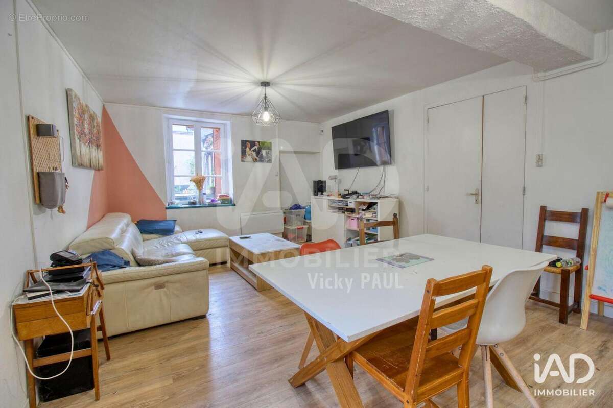 Photo 2 - Commerce à NEUVILLE-AUX-BOIS