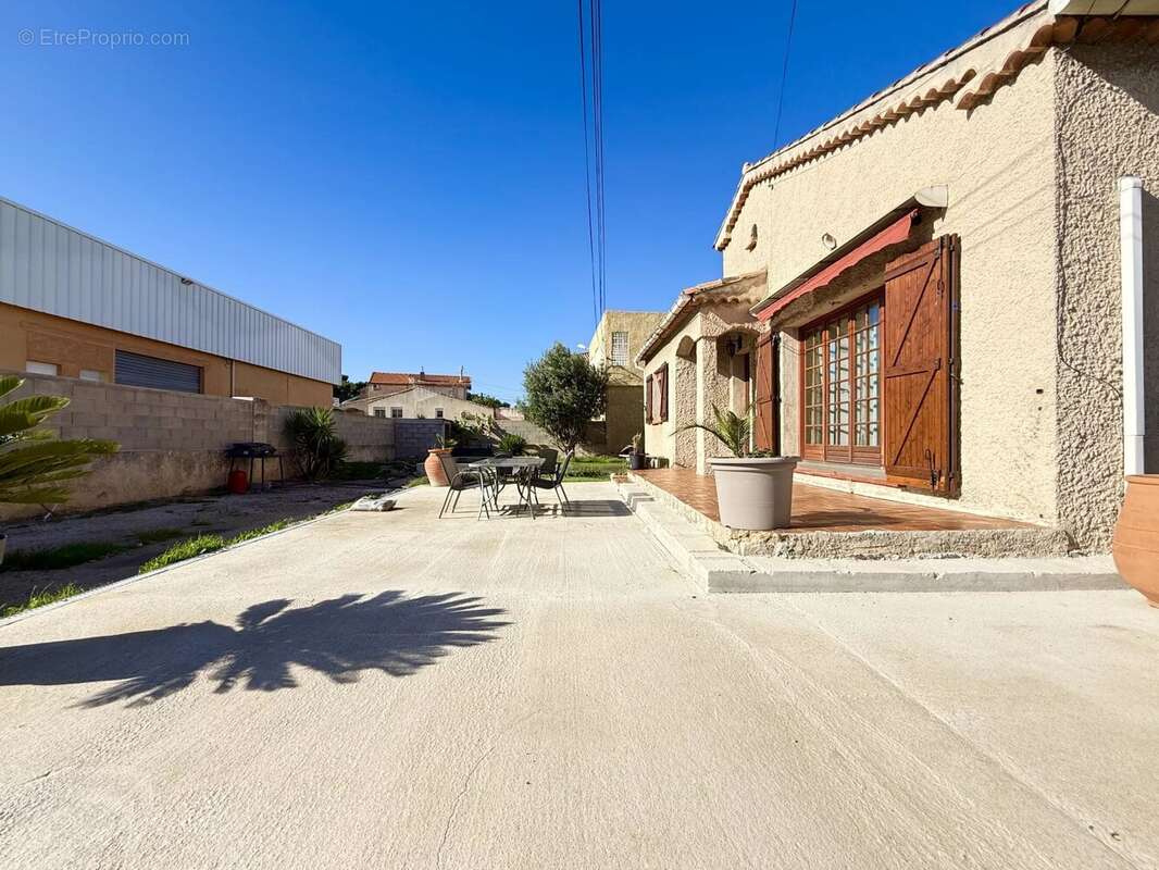 Maison à SAINT-VICTORET