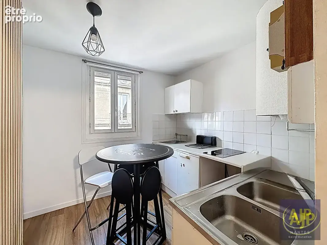 Nantes Hôtel de Ville - Appartement T1 Bis à vendre avec cuisine séparée - 18m2 - photo 2