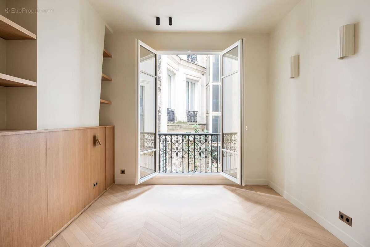 Appartement à PARIS-6E