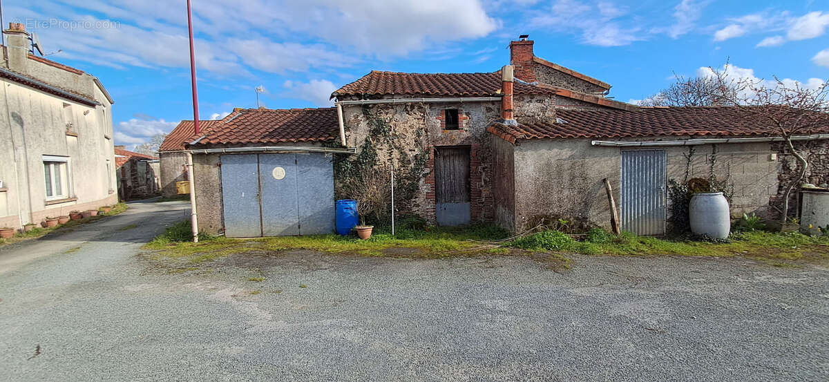Maison à SAINT-PROUANT