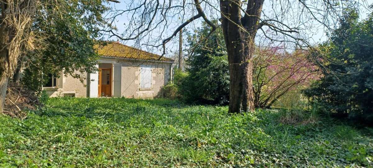 Maison à FONTENAY-LE-COMTE