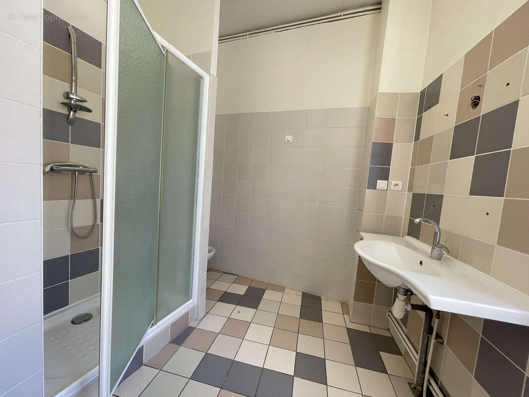 Périgueux centre — Grande maison familiale, 4 niveaux, jardin - photo 16