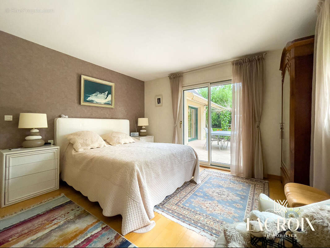 Maison à LA CHAPELLE-DES-FOUGERETZ