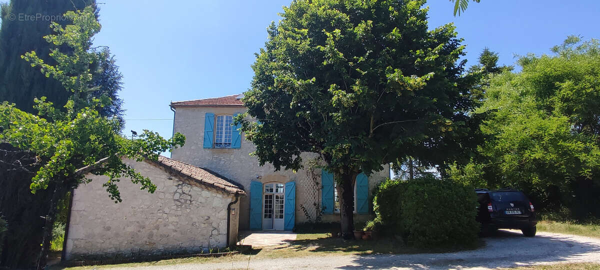 Maison à MONTAIGU-DE-QUERCY