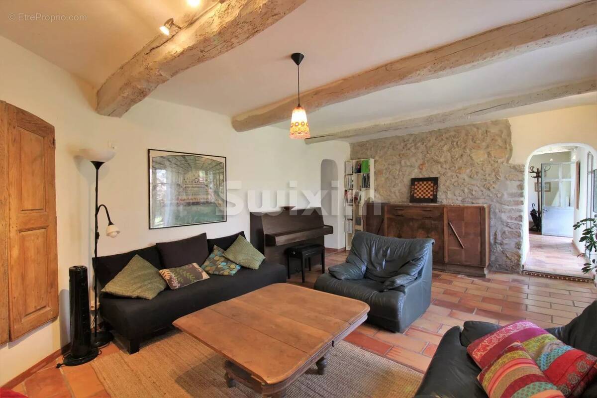 Maison à ENTRECASTEAUX