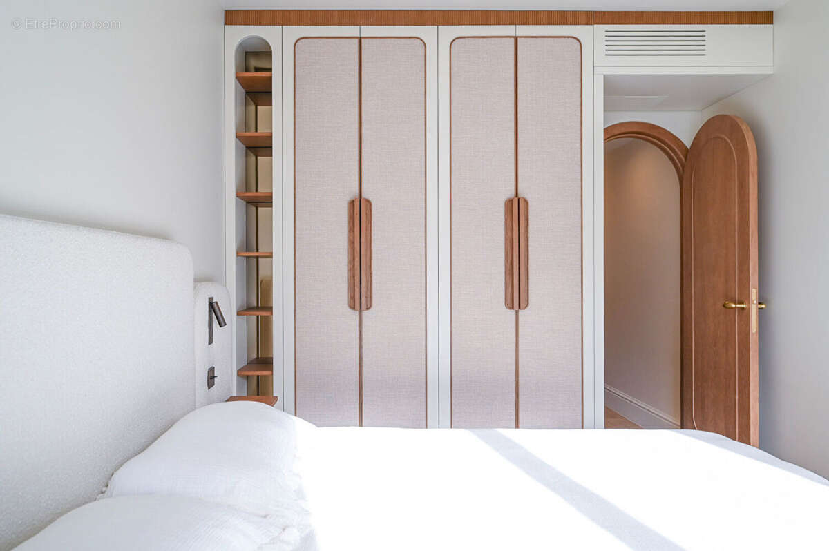 Appartement à PARIS-8E