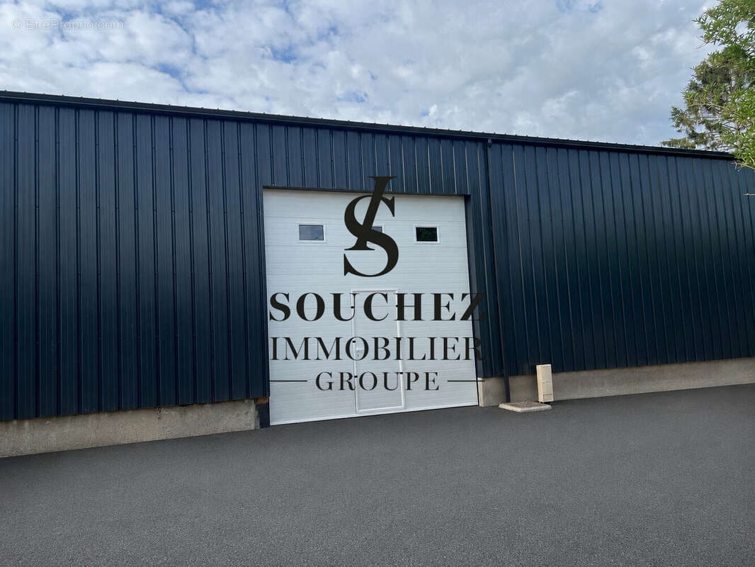 Commerce 276 m² à Avion  - photo 2