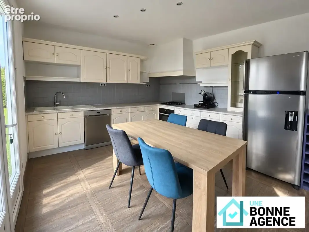 Maison 8 pièces 158 m² à vendre à Saint-Antoine-Du-Rocher (37360) - photo 3