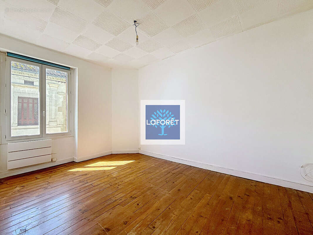 Maison à MONTLIEU-LA-GARDE