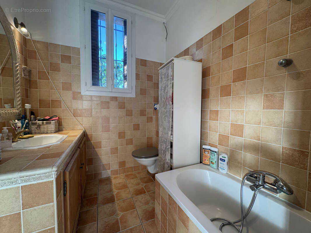 Maison à SAINTE-ANASTASIE