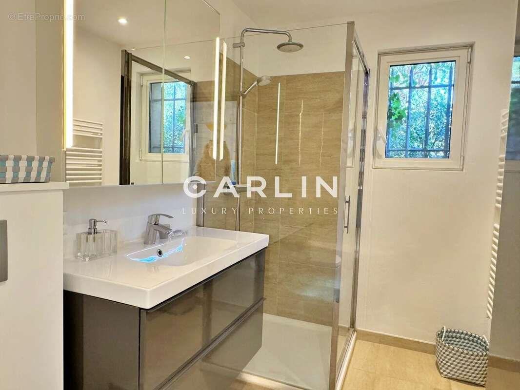 Maison à LA GARDE-FREINET